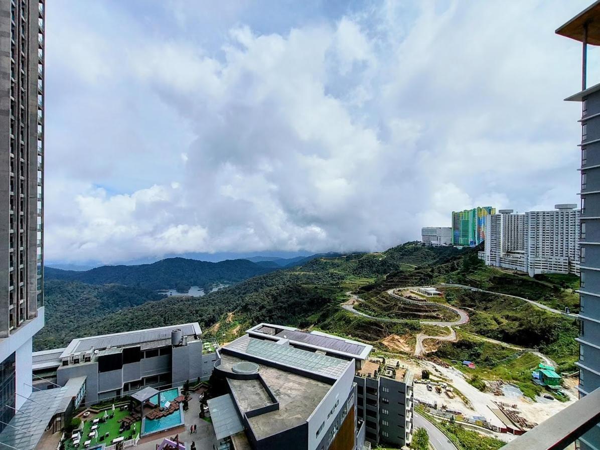 Grand Ion Delemen By Emerald Homes Apartemen