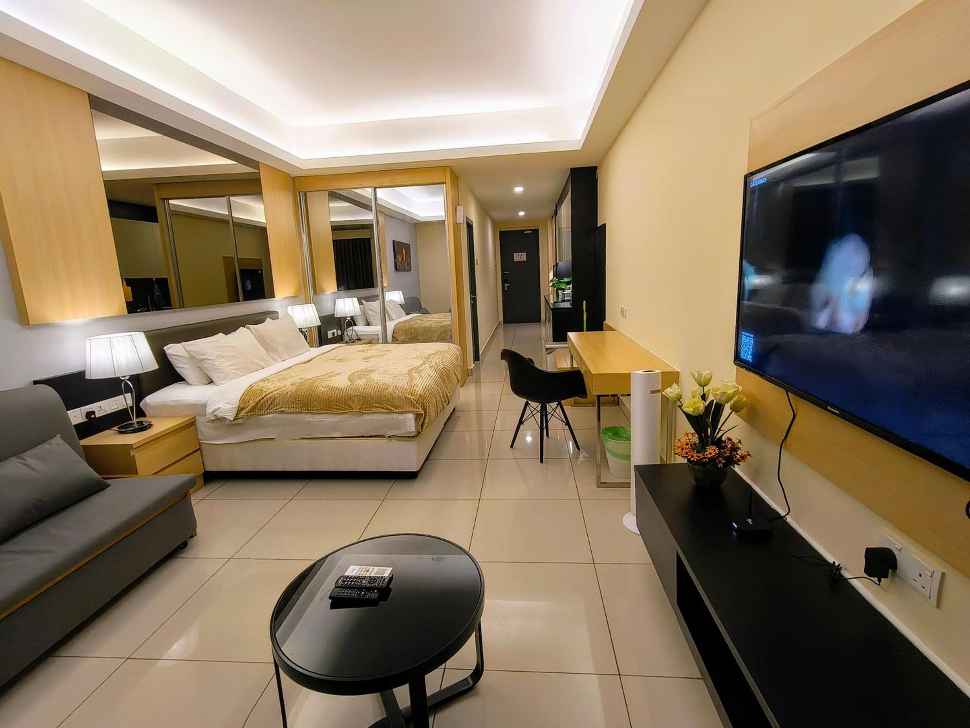 Grand Ion Delemen By Emerald Homes Apartemen
